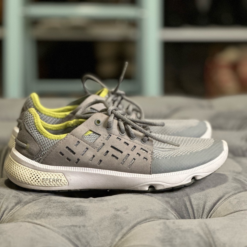 Sperry Sneakers